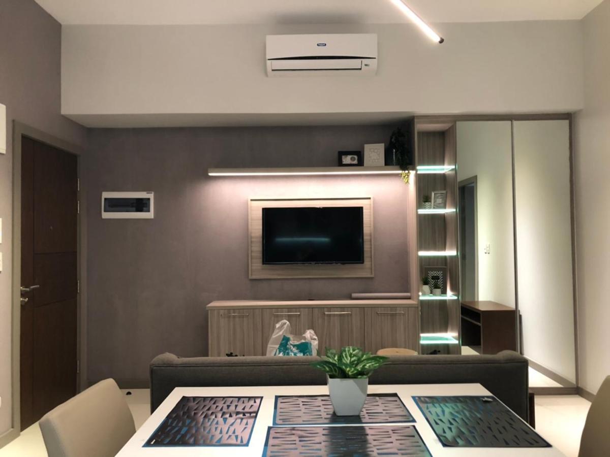One Uptown Residence Тагуиг Екстериор снимка