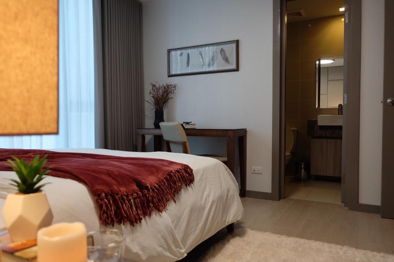 One Uptown Residence Тагуиг Екстериор снимка